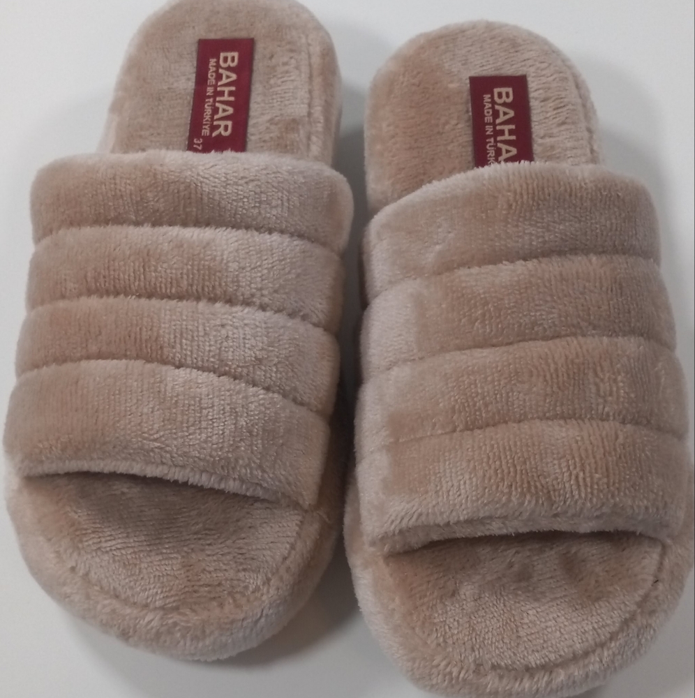 Plush Tan Cozy Open Toe Slippers Soft Bedroom House Slippers Size 9